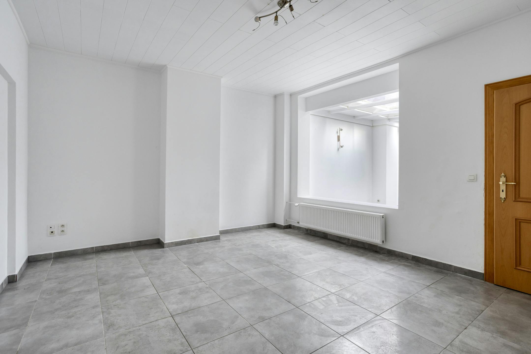 Huis met 5 slaapkamers te koop in het centrum van Roeselare foto 5