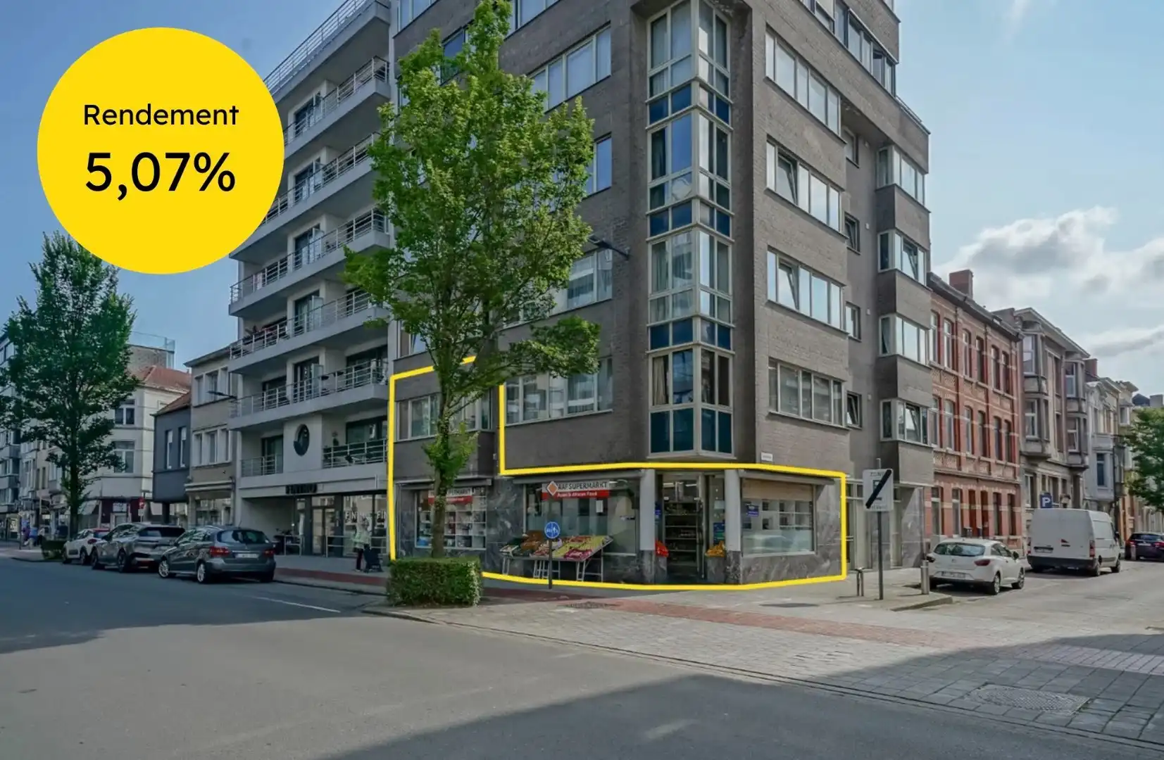 Handelsgelijkvloers met bureauruimte te Oostende foto {{pictureIndex}}