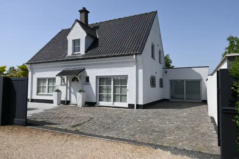 Charmante, energiezuinige woonst met 3 slpks, bureel én 56 m² bijgebouw! foto {{pictureIndex}}