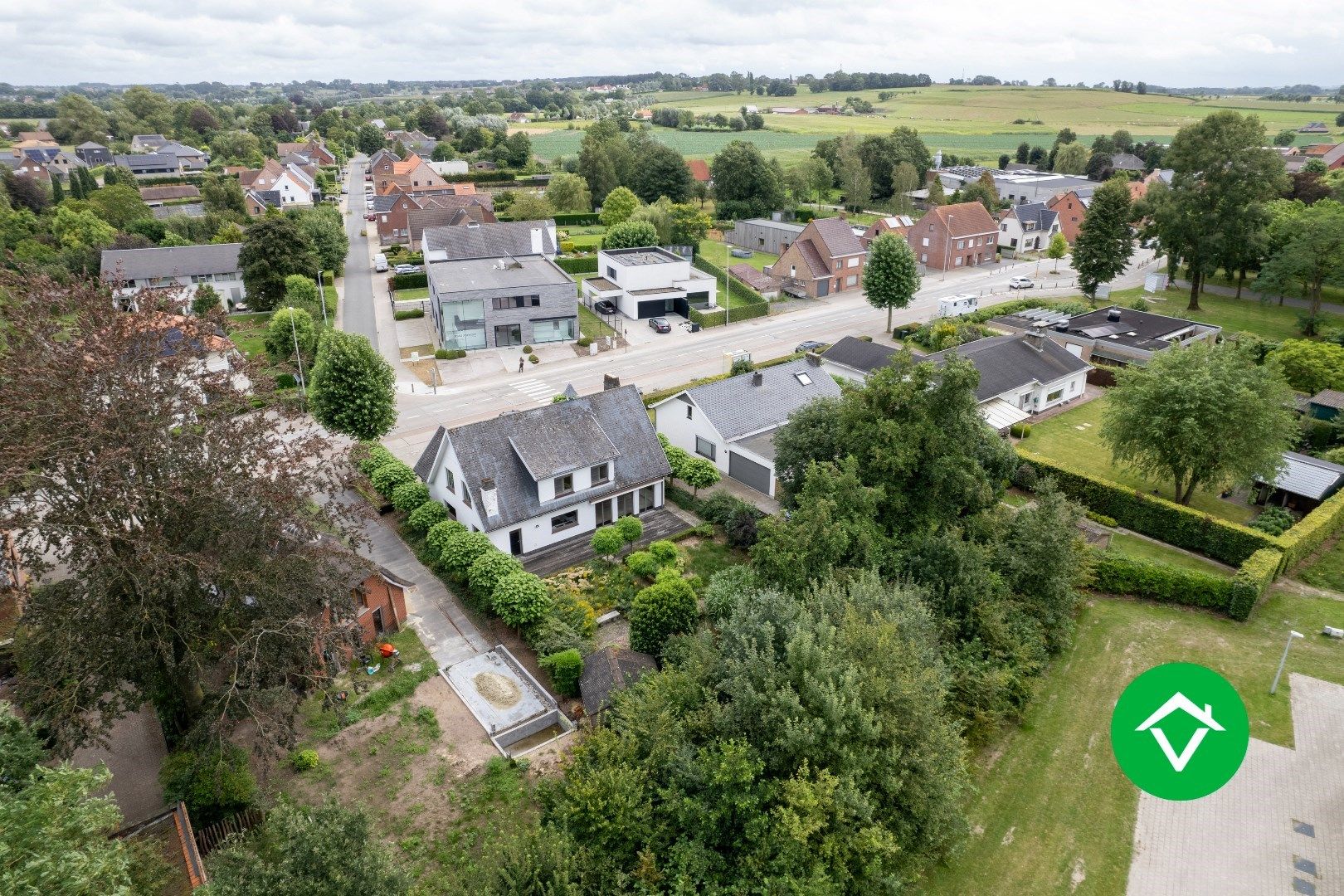 Alleenstaande villa gelegen in het centrum van Koekelare foto 4