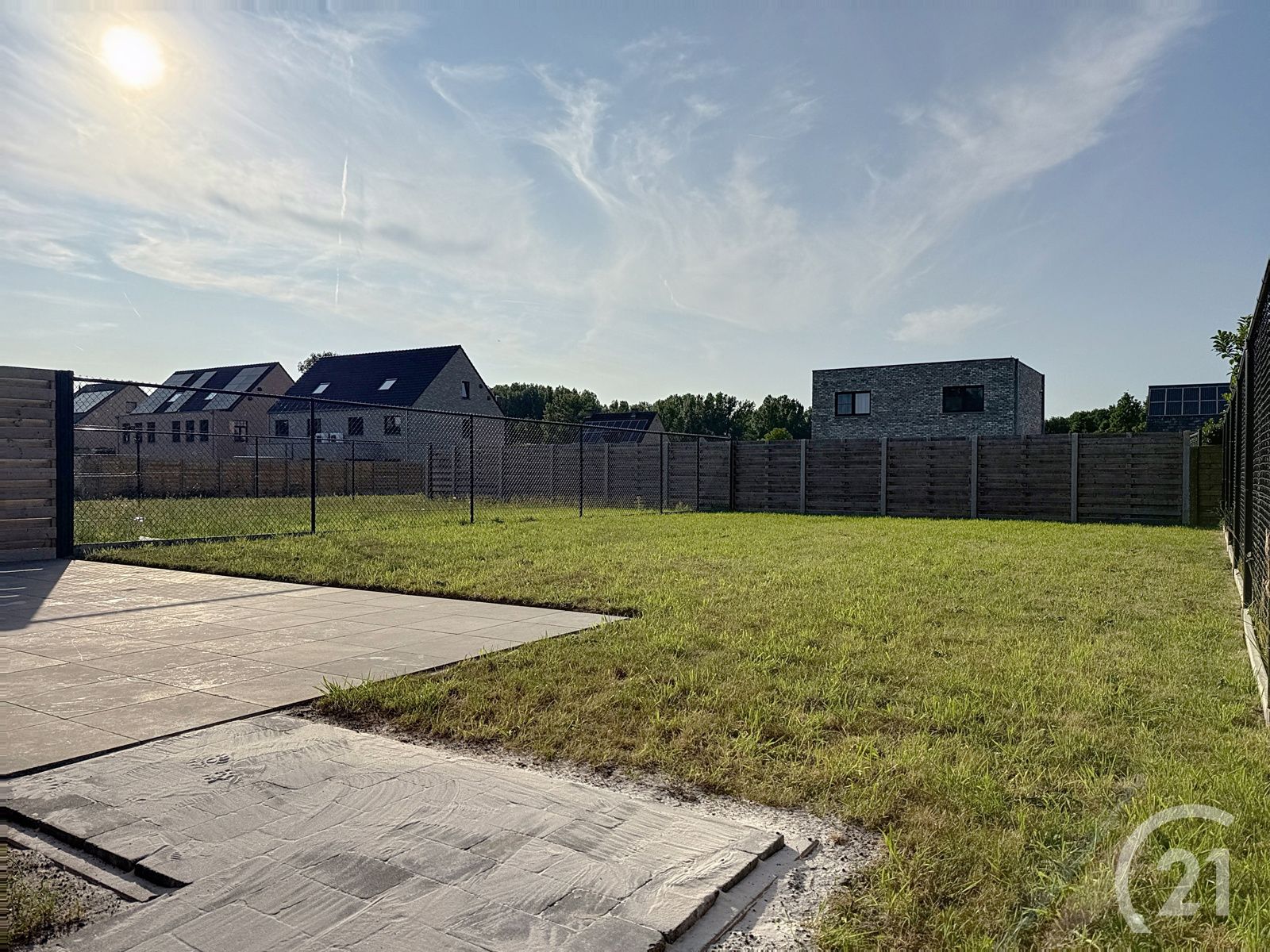 Nieuwbouwwoning te huur in een doodlopende straat !!! foto 15