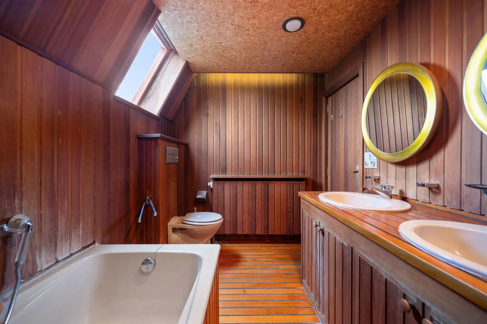Ruime woning met praktijkruimte, 5 slpks en magnifieke ligging foto 27