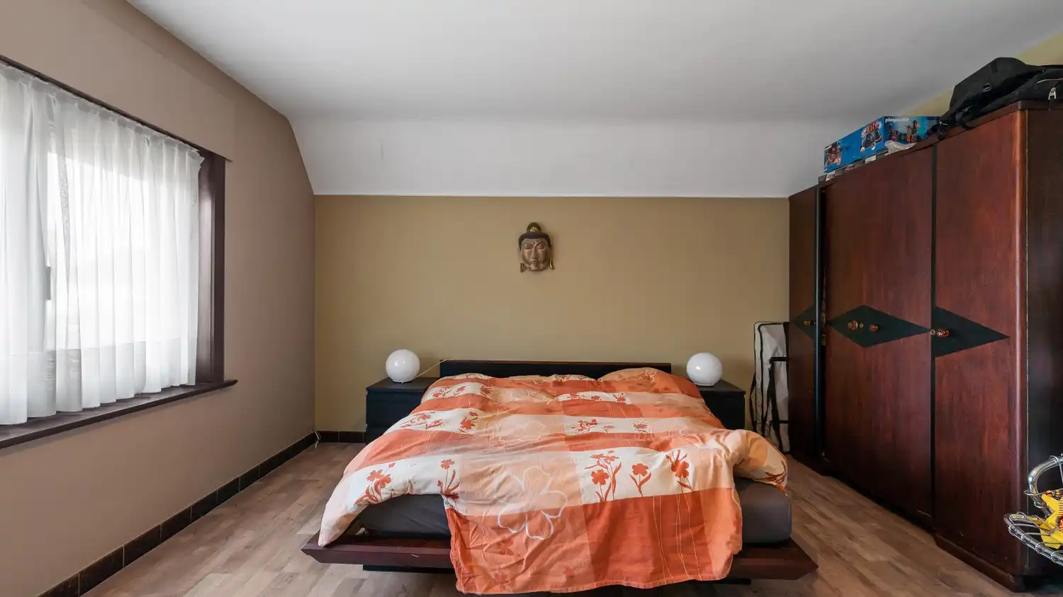 Te renoveren halfopen bebouwing met 2 slaapkamers. foto 6