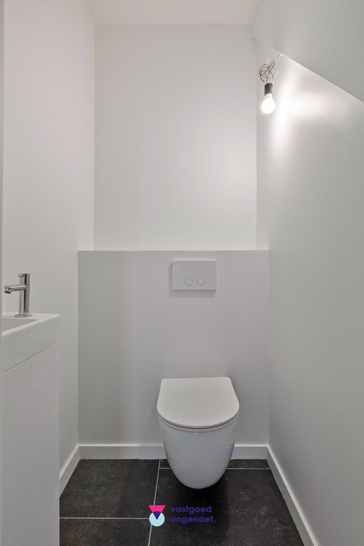 Instapklare, recent gerenoveerde woning op toplocatie in Laarne foto 8