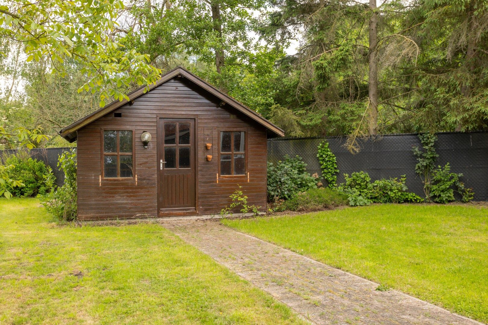 Ruime woning met vrij zicht te koop! foto 32