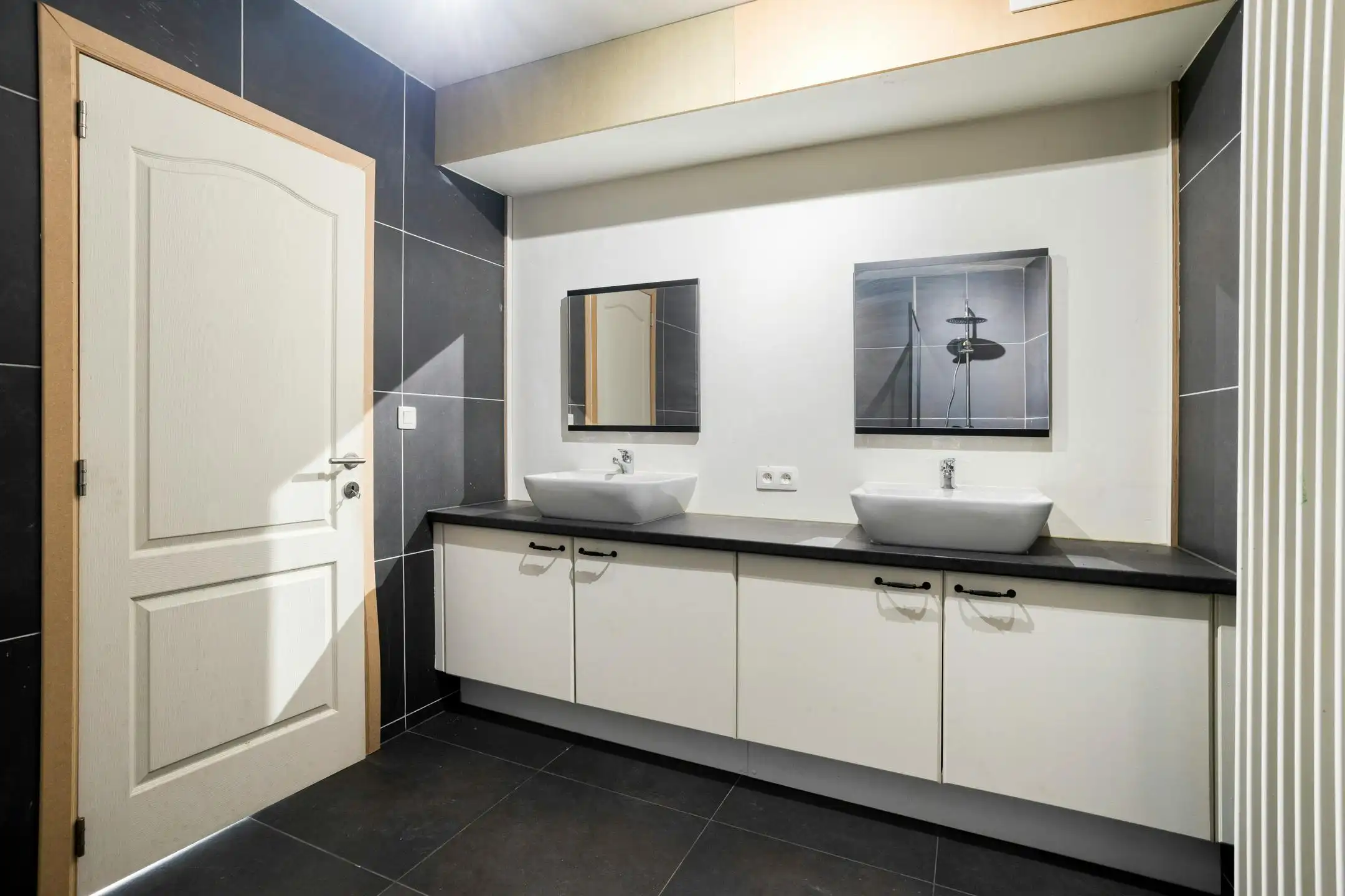 Huis met handelsgelijkvloers en atelier te koop in Adegem foto 12