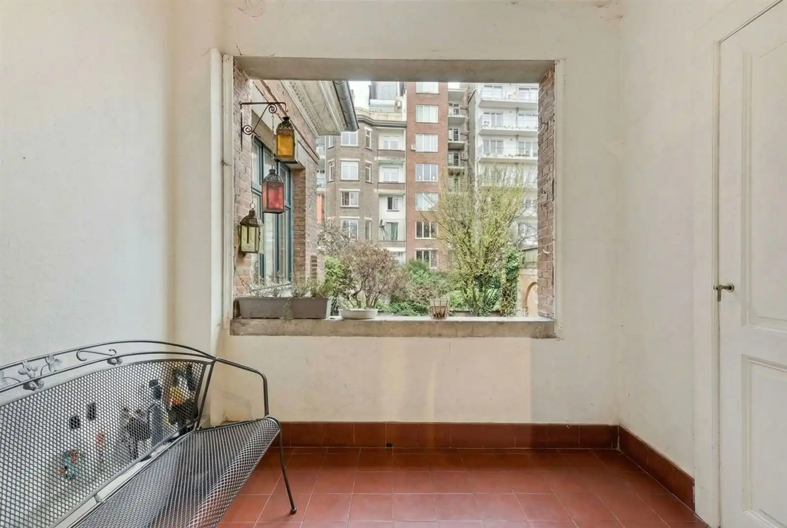 Berchem – Charmant 2-slaapkamerappartement in prachtige art-deco woning

 foto 16