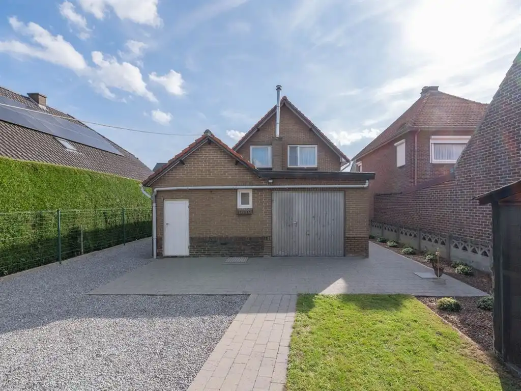 Te renoveren vrijstaande woning foto 5