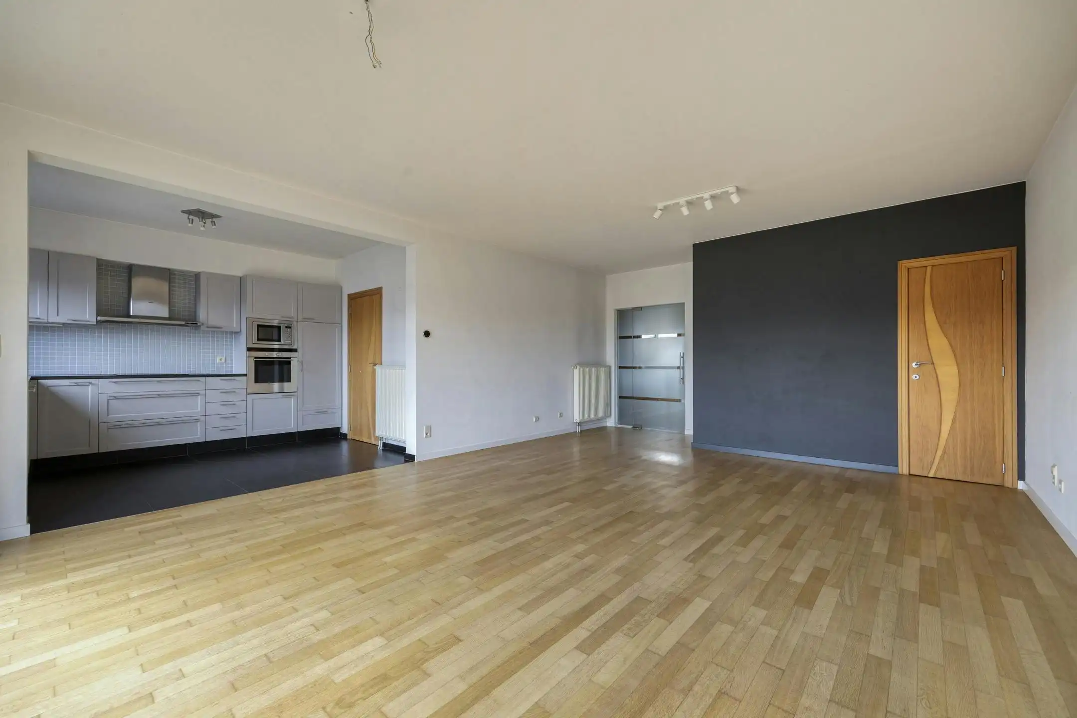 Prachtig appartement met 3 kamers in het hart van Grimbergen foto {{pictureIndex}}