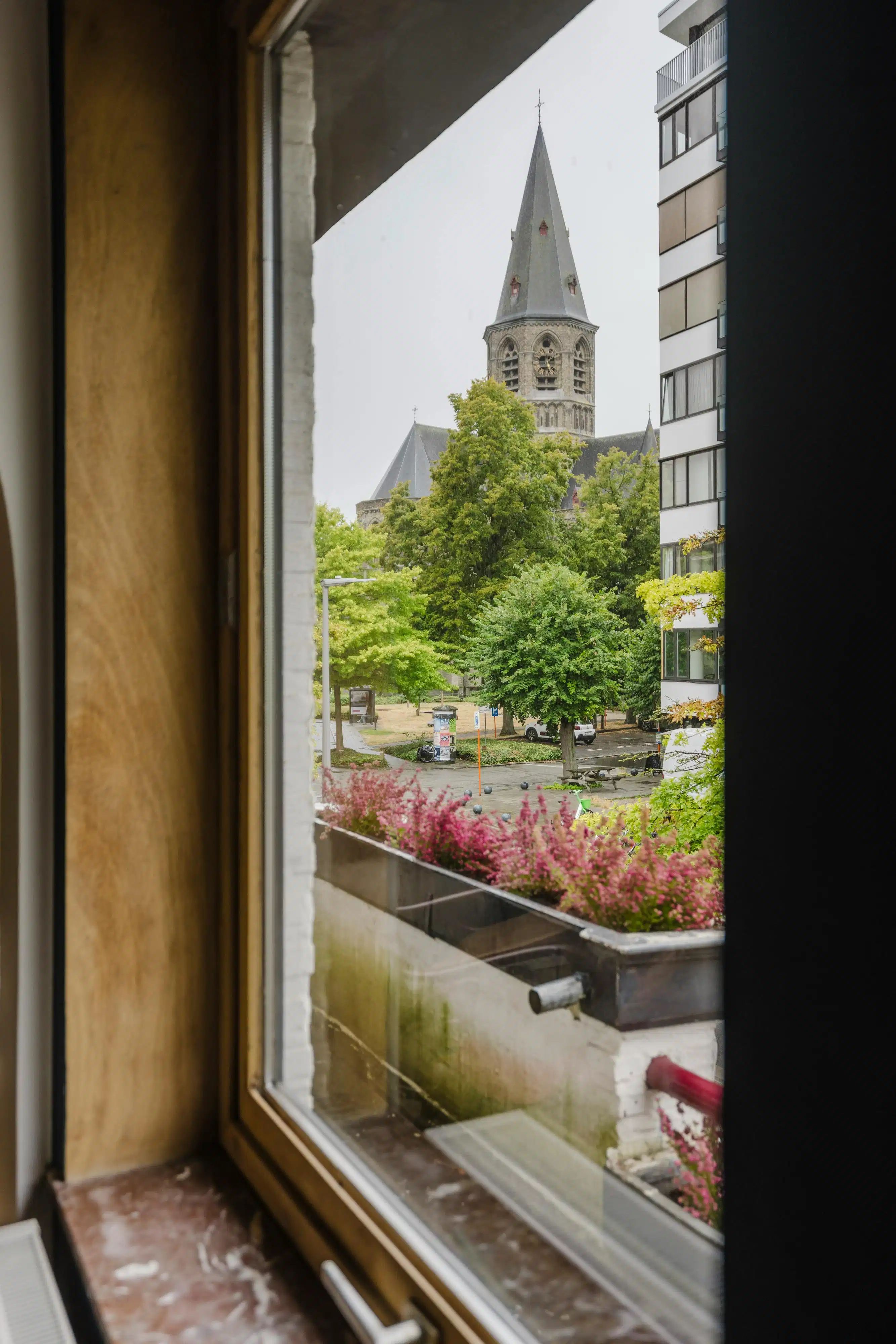 Karaktervolle burgerwoning met garage en zonnige stadstuin foto 10