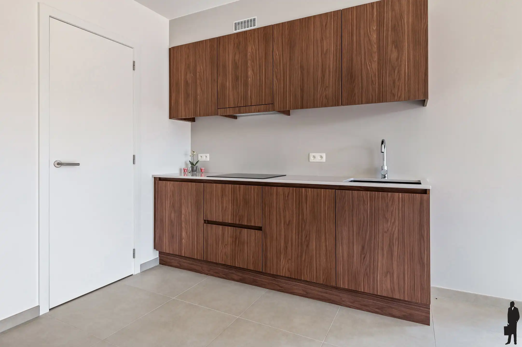 Nieuwbouw appartement met 2 slks, terras en autostaanplaats foto 5