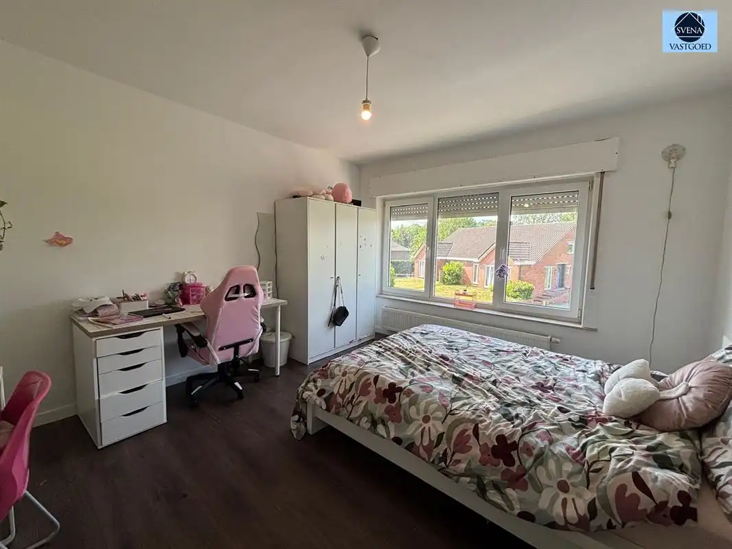 VERNIEUWDE WONING MET 4 SLAAPKAMERS EN TUIN  foto 11