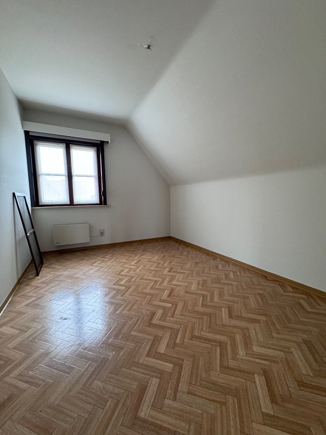 Alleenstaande woning met 4 slaapkamers en garage te Kortemark  foto 19