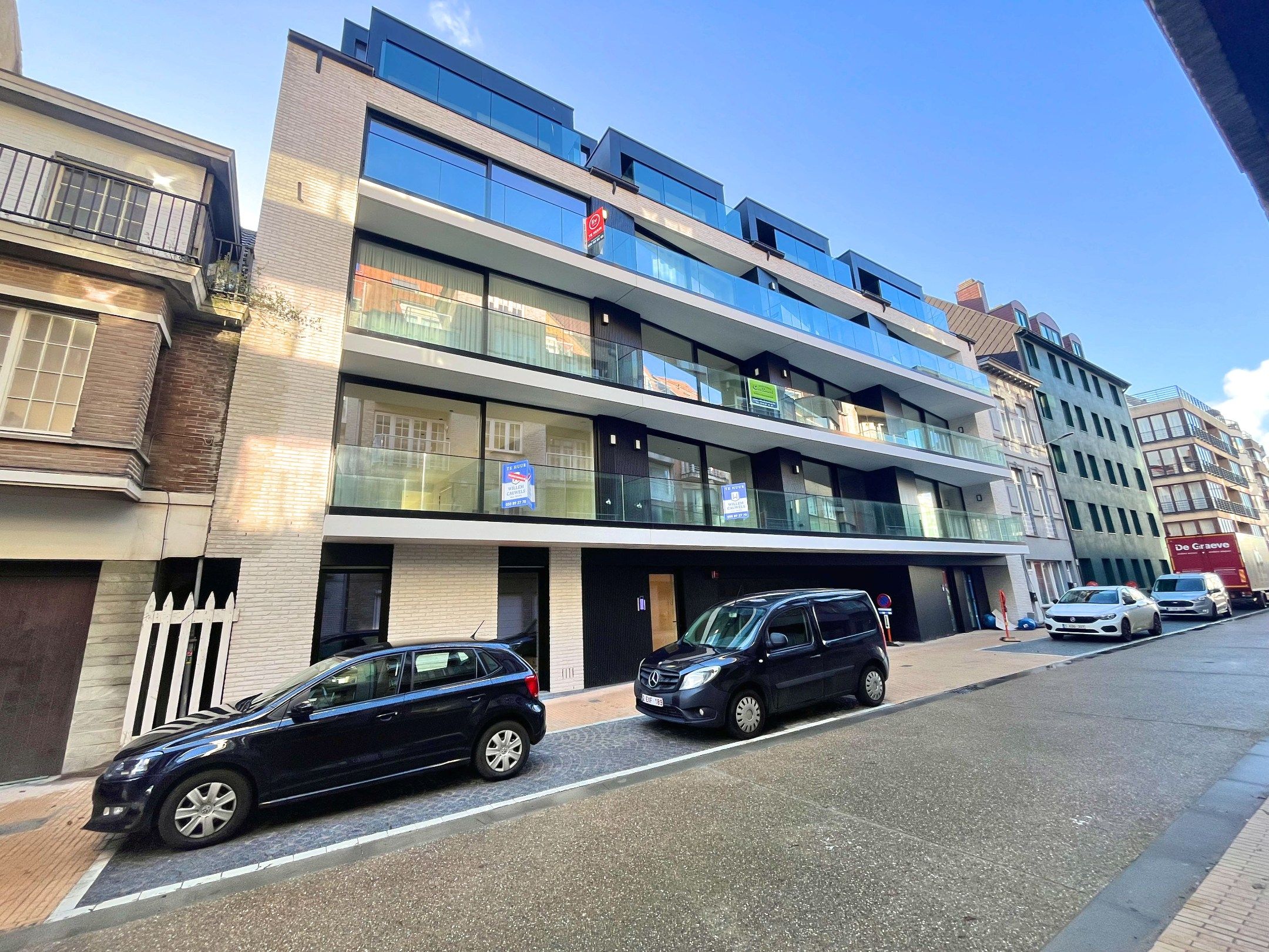 Nieuw appartement centraal gelegen te Heist-aan-Zee foto {{pictureIndex}}