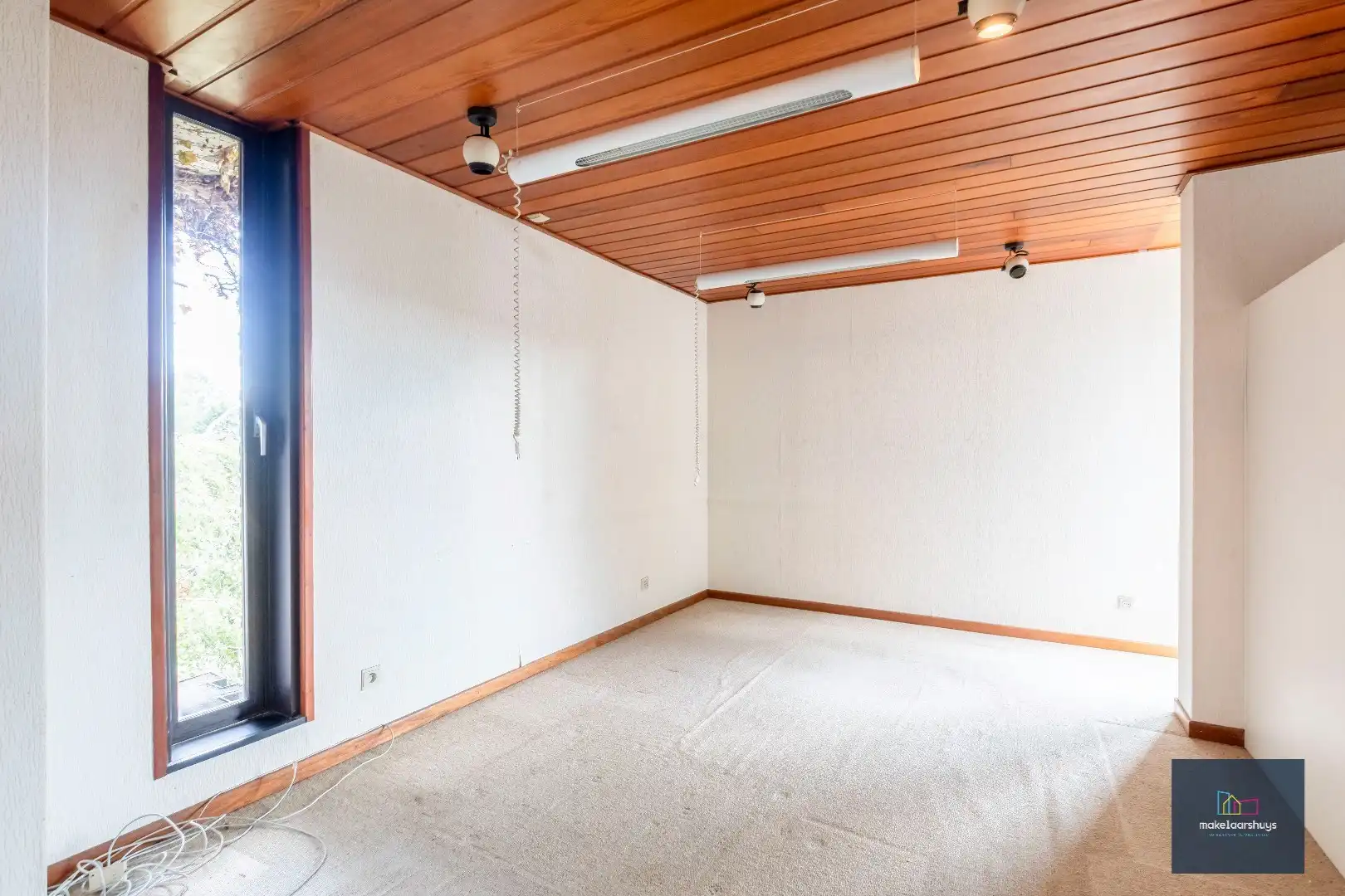 Architecturale woning op een rustige ligging foto 16
