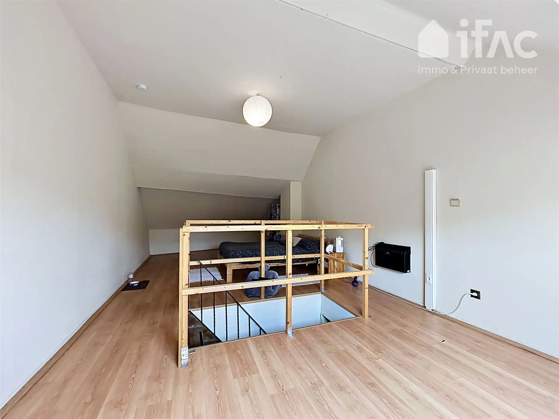 Uitstekend gelegen woning met 3 slaapkamers foto 16
