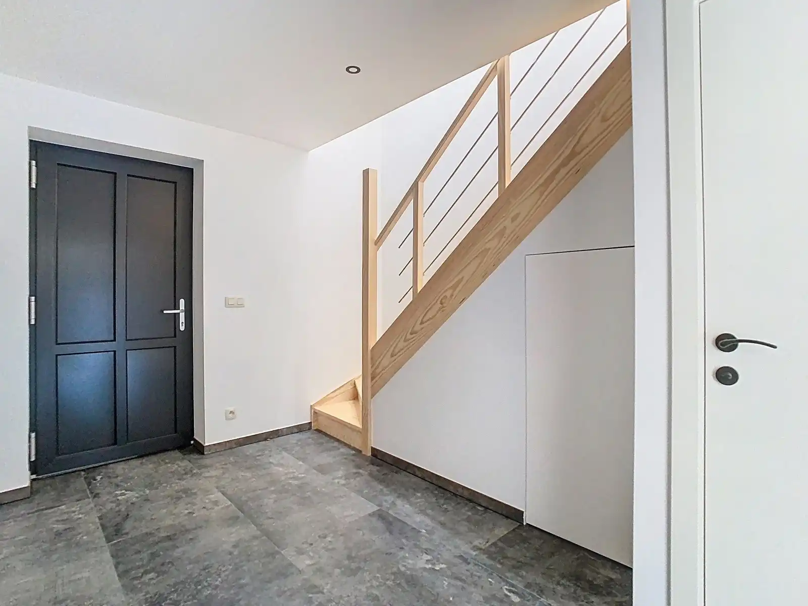 Stijlvol gerenoveerde woning (EPC A), instapklaar! foto 2