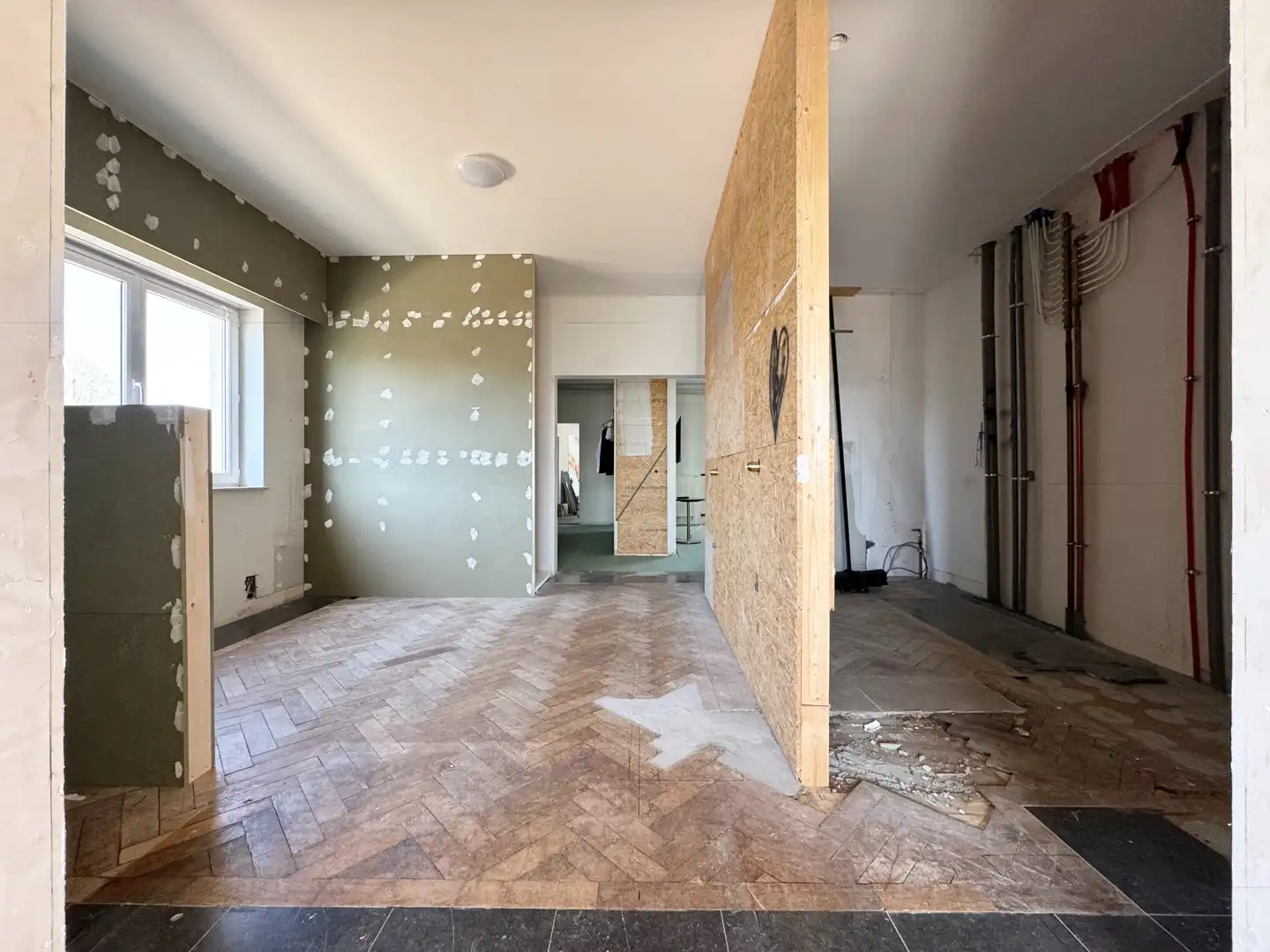 Unieke en ruime villa met 8 slaapkamers, lift, zonnepanelen en 10 parkeerplaatsen op riant perceel van 2.313 m² foto 39