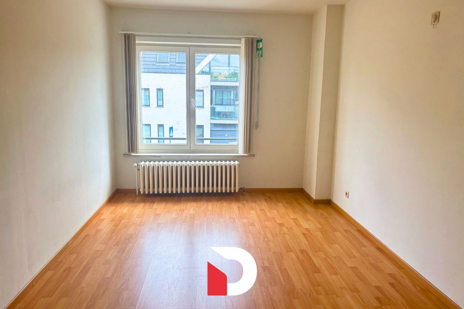 Instapklaar en ruim appartement met 3 slaapkamers en zonnig terras in Sijsele foto 7