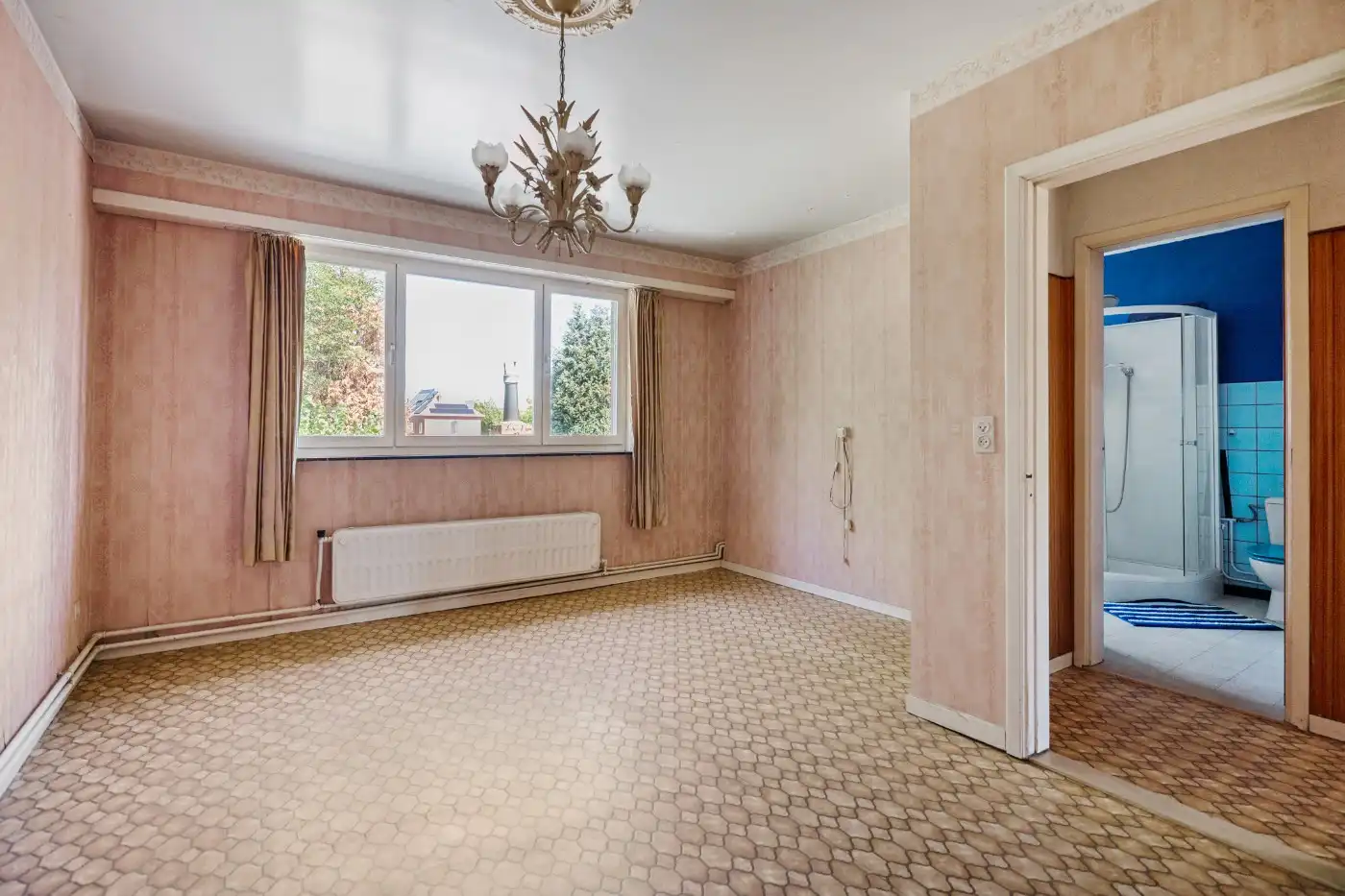 Vrijstaande, te renoveren woning met 3 slpk., garage en tuin foto 16