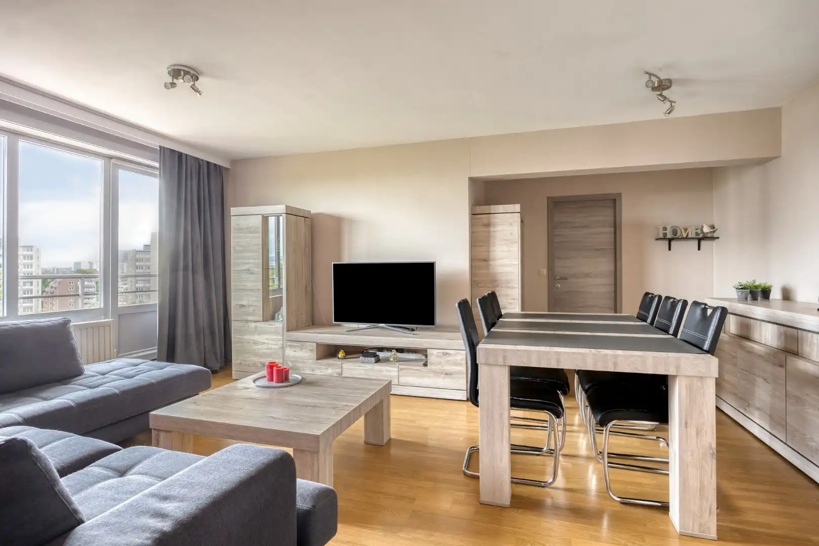 Instapklaar appartement met 2 slaapkamers en garage foto 3