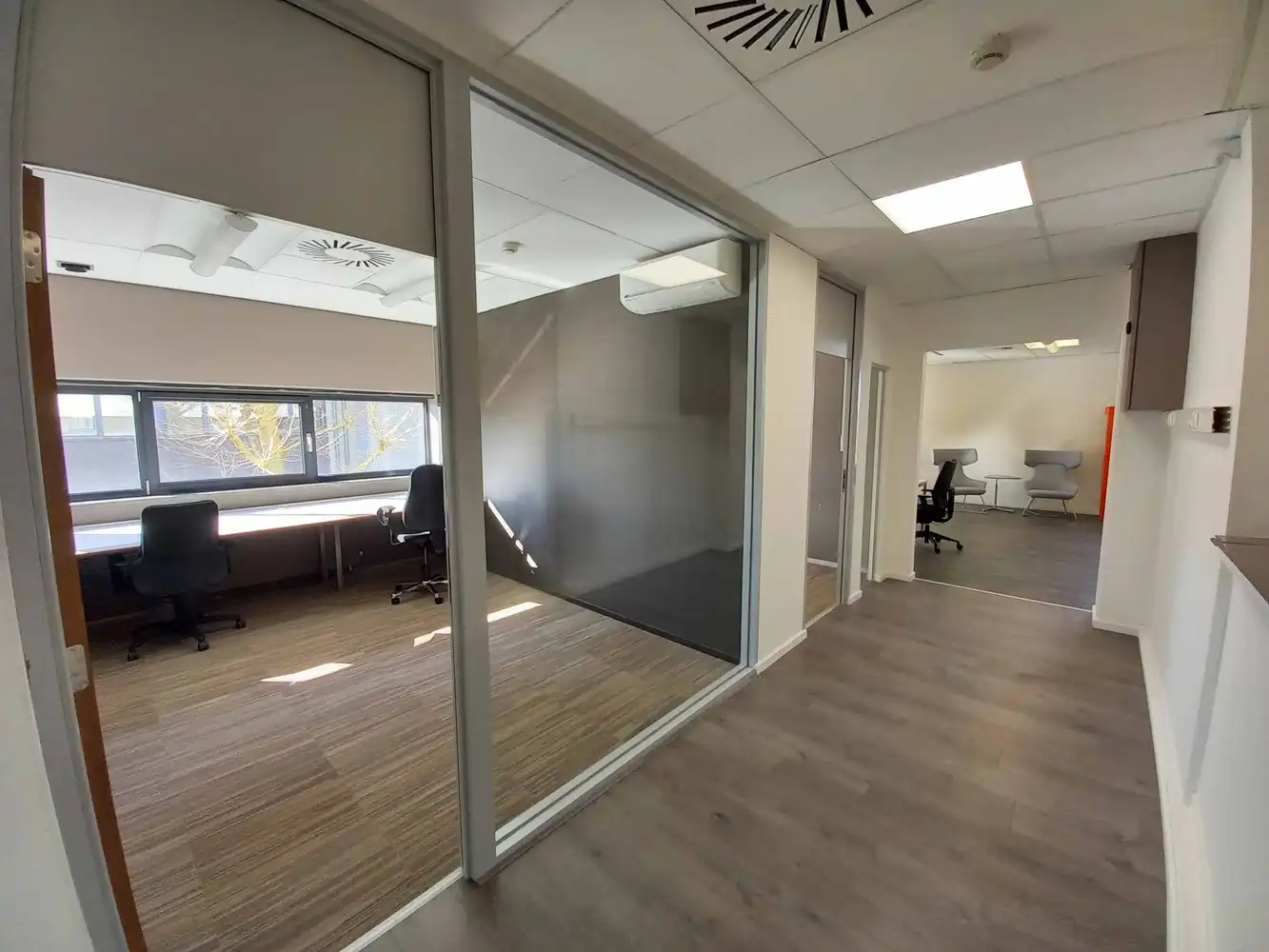 215m² kantoorruimte foto 7