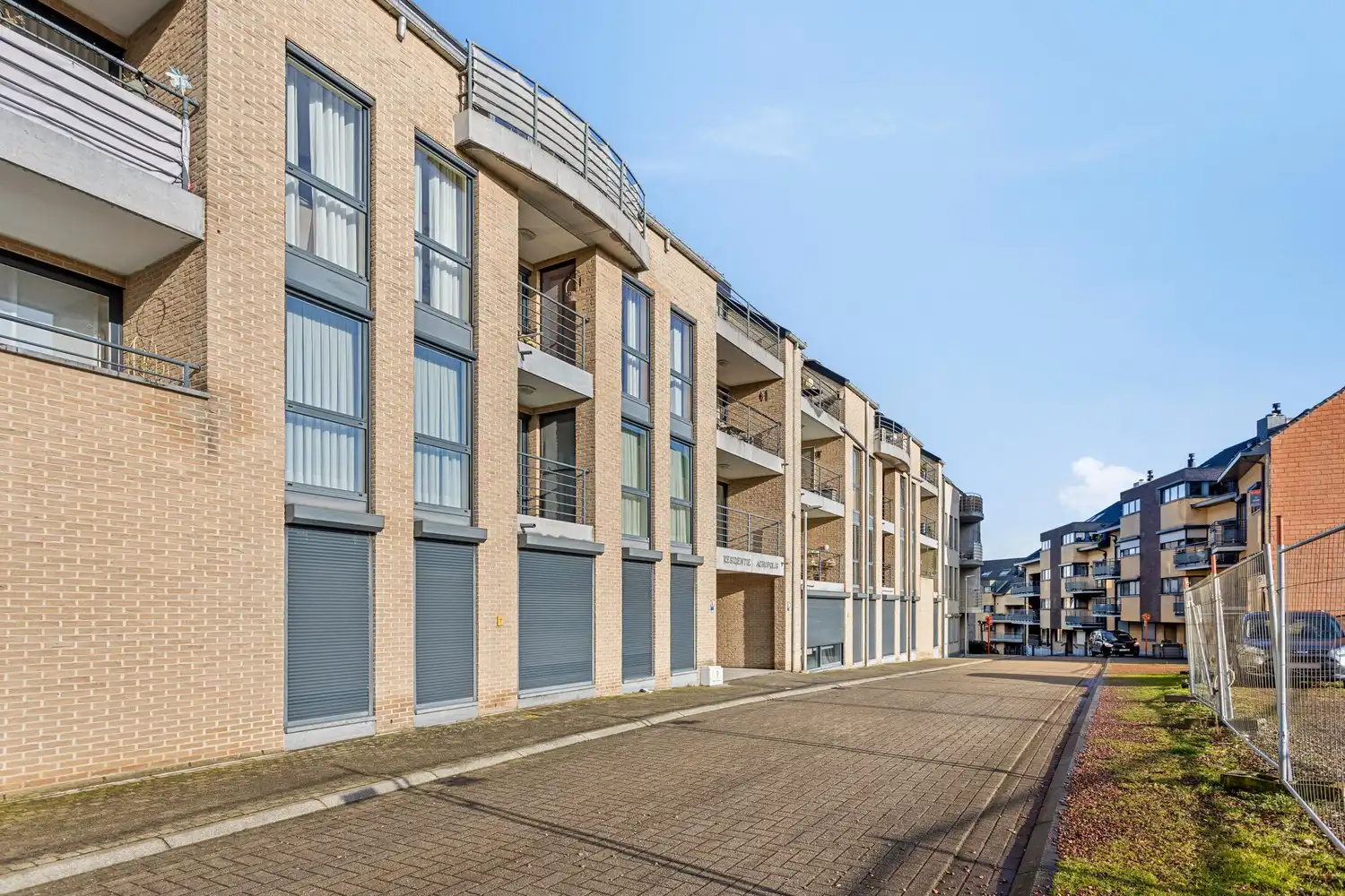 Gelijkvloers appartement met 2 slaapkamers en parking te huur in het centrum van Lanaken foto 2