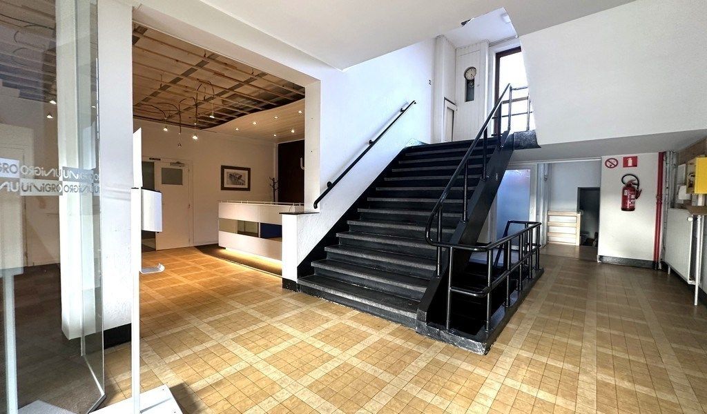 Budgetvriendelijke kantoren met opslagmogelijkheid te huur in Sint-Niklaas foto 2