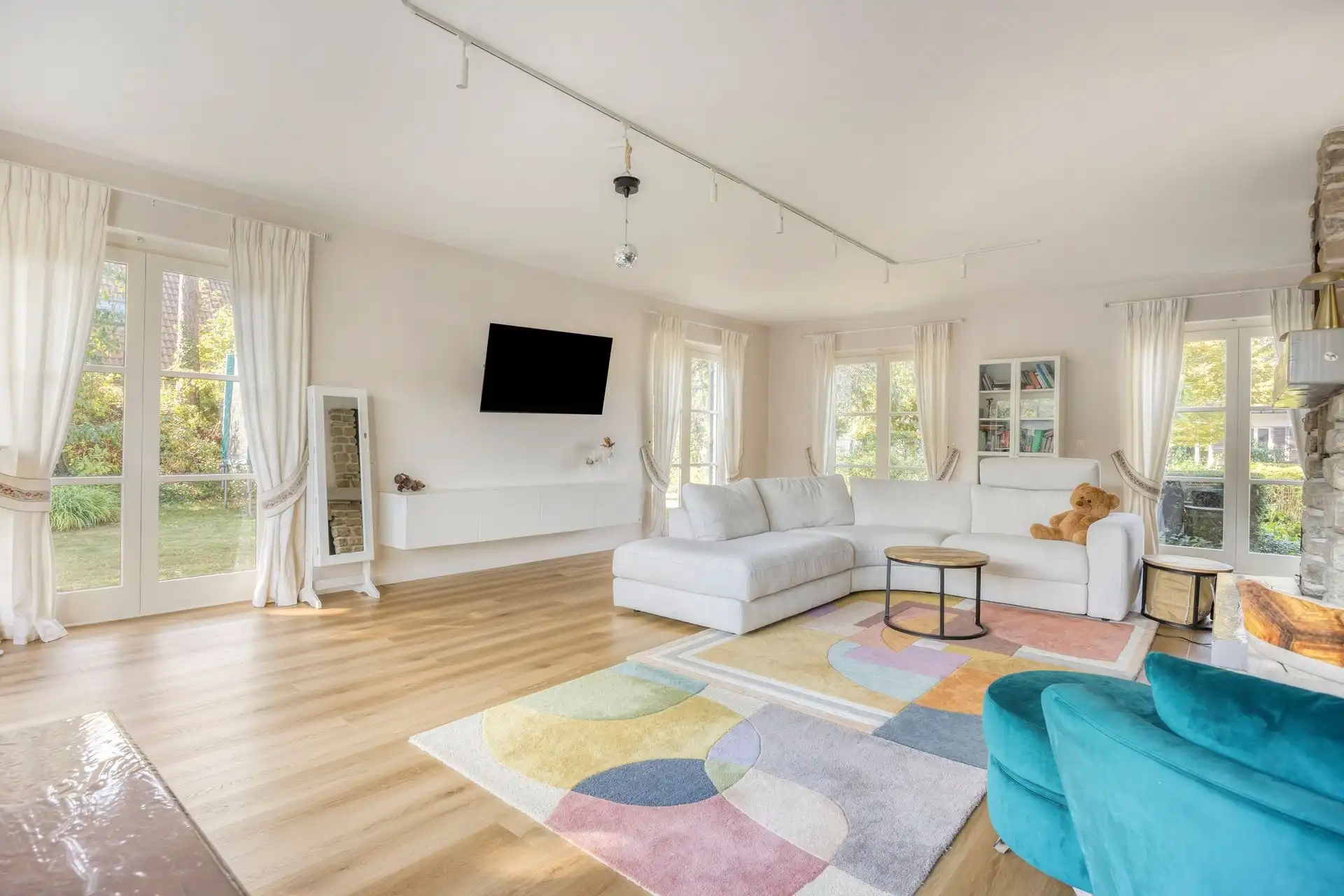 Prachtig gerenoveerde villa in de Zonnebos wijk foto 9