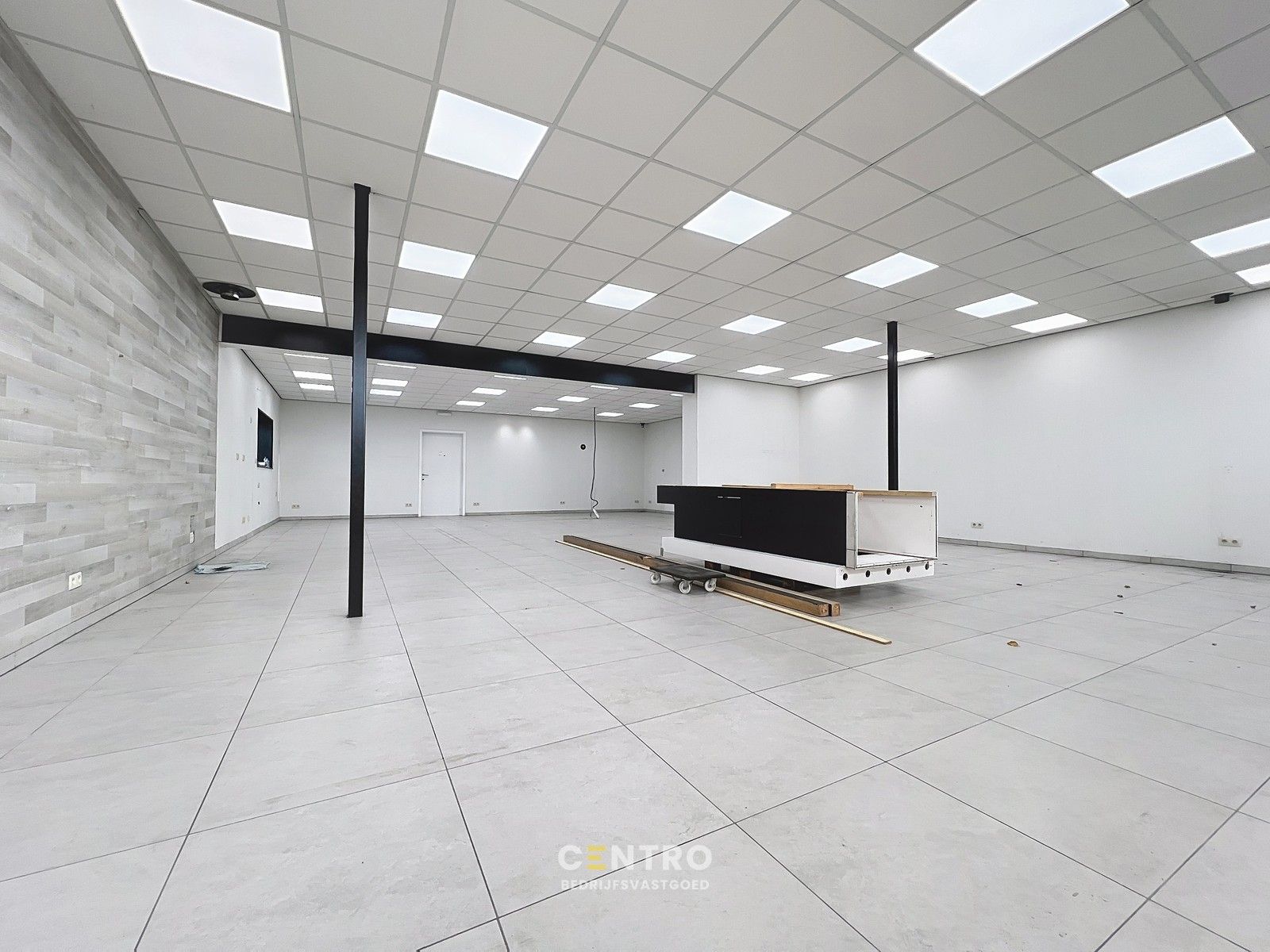 Topligging! Handelspand met magazijn langs de Westlaan in Roeselare. foto 5