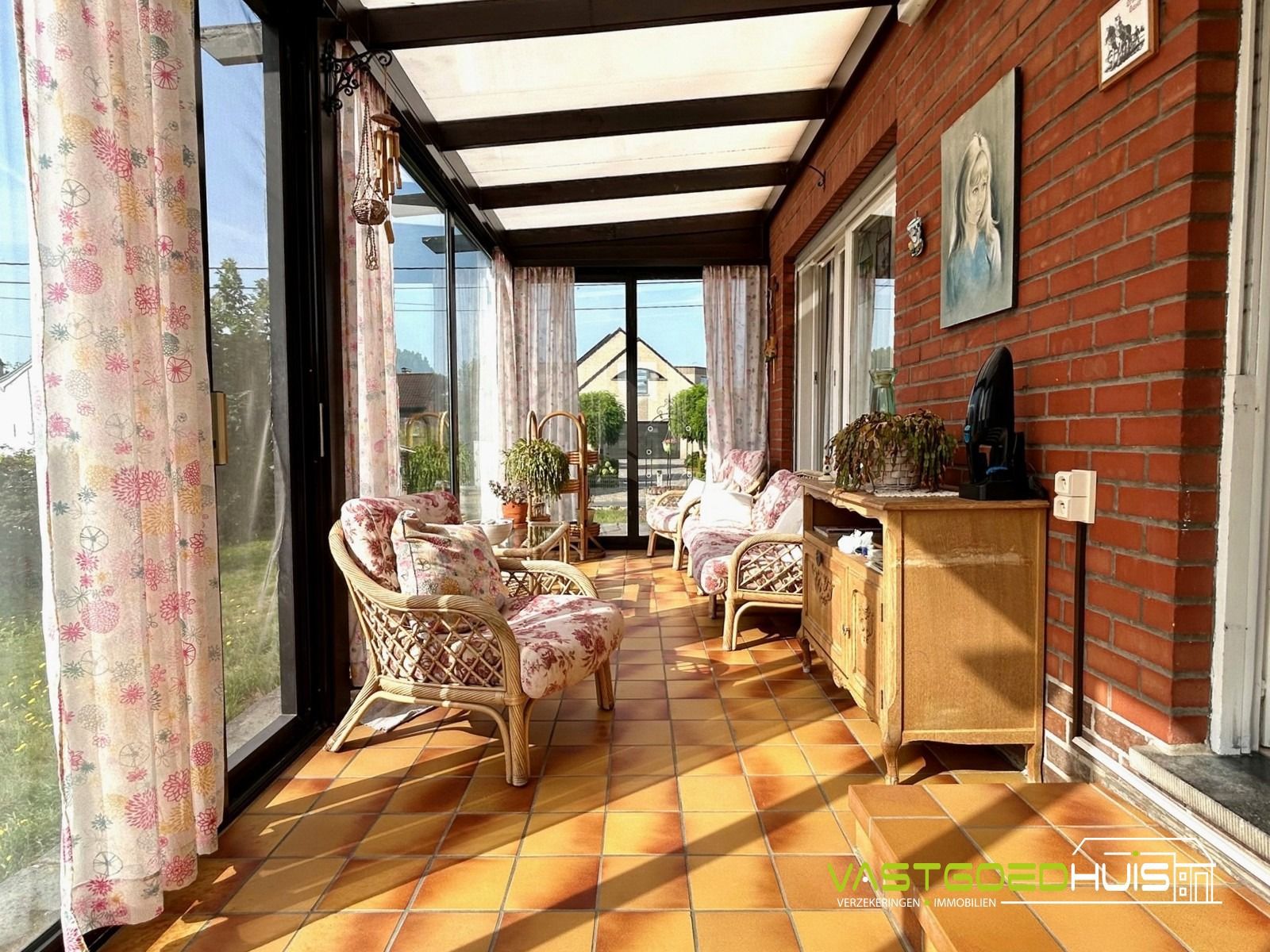 Karaktervolle, te renoveren villa met tuin foto 11