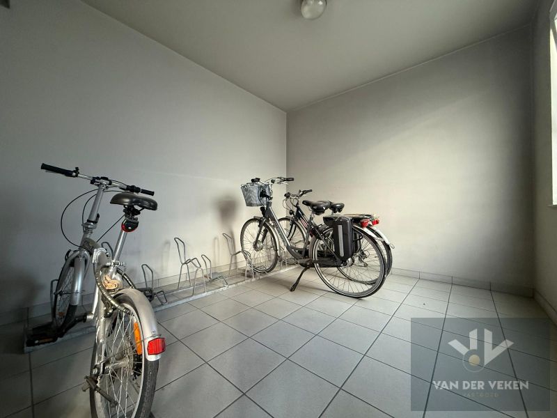 RUIM GEMEUBELD 3-SLPK APPARTEMENT foto 19