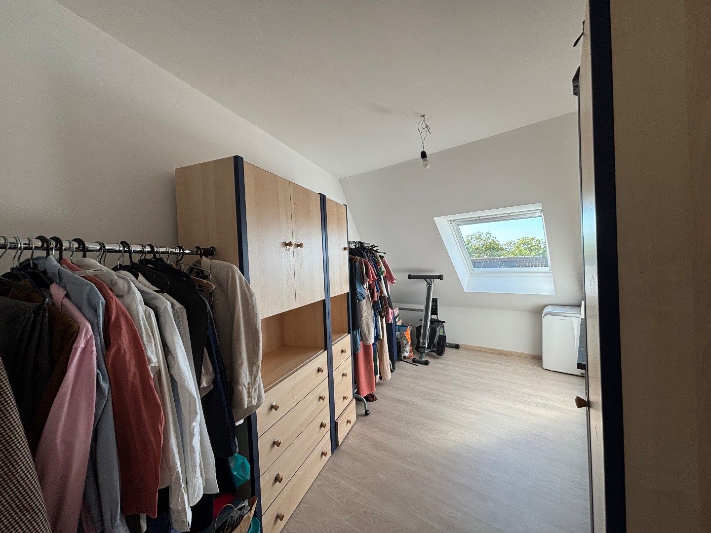 Duplex met 2 slpk + open kamer + terras, privé-carport en fietsenberging foto 11