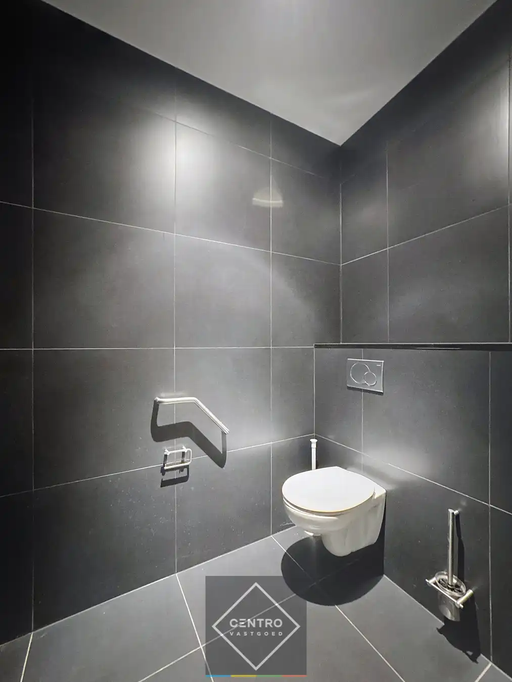 Centraal gelegen pand te Roeselare aan ZEER interessante prijs! foto 9