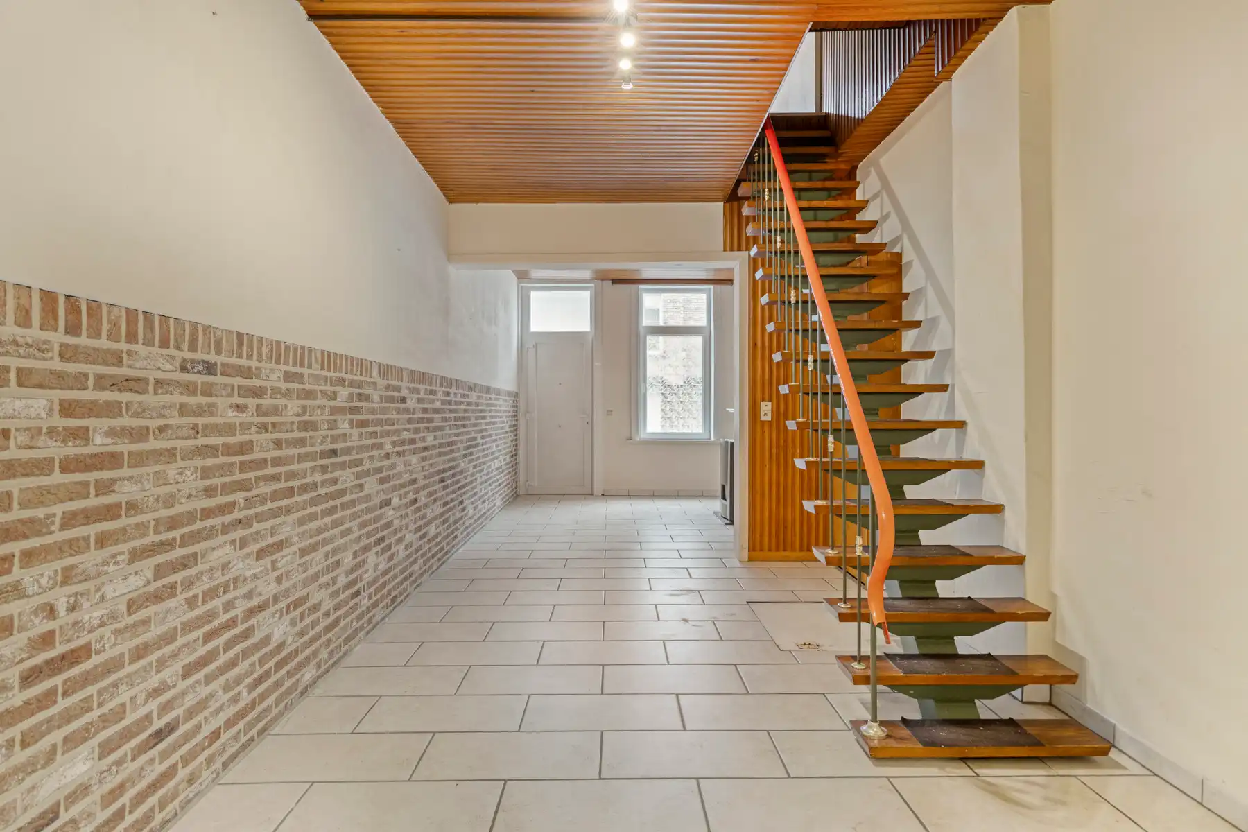 Op te frissen woning zonder renovatieverplichting foto 6