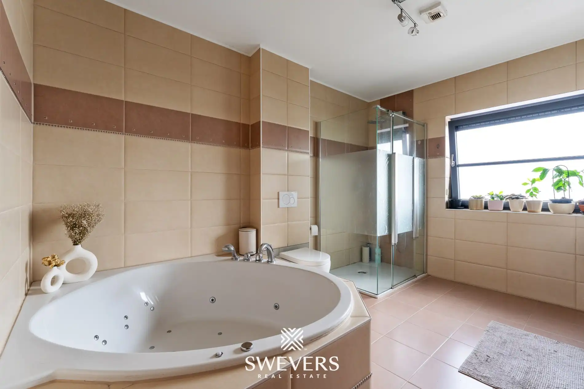 Topwoning voor grote gezinnen met luxe afwerking foto 22