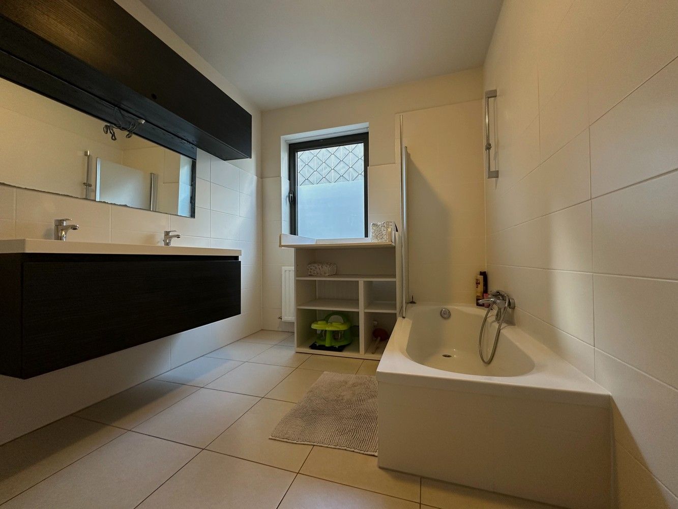 Mooi, recent appartement met twee slaapkamers op centrale locatie te Wommelgem foto 7