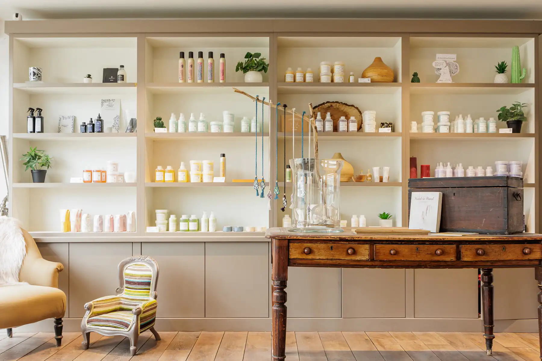 Handelshuis met 7 slaapkamers in het centrum van Stabroek! foto 3