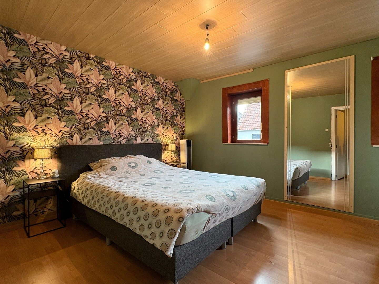 Starterswoning te koop in Roeselare met 2-3 slaapkamers en een ruime  vernieuwde leefruimte.  foto 12