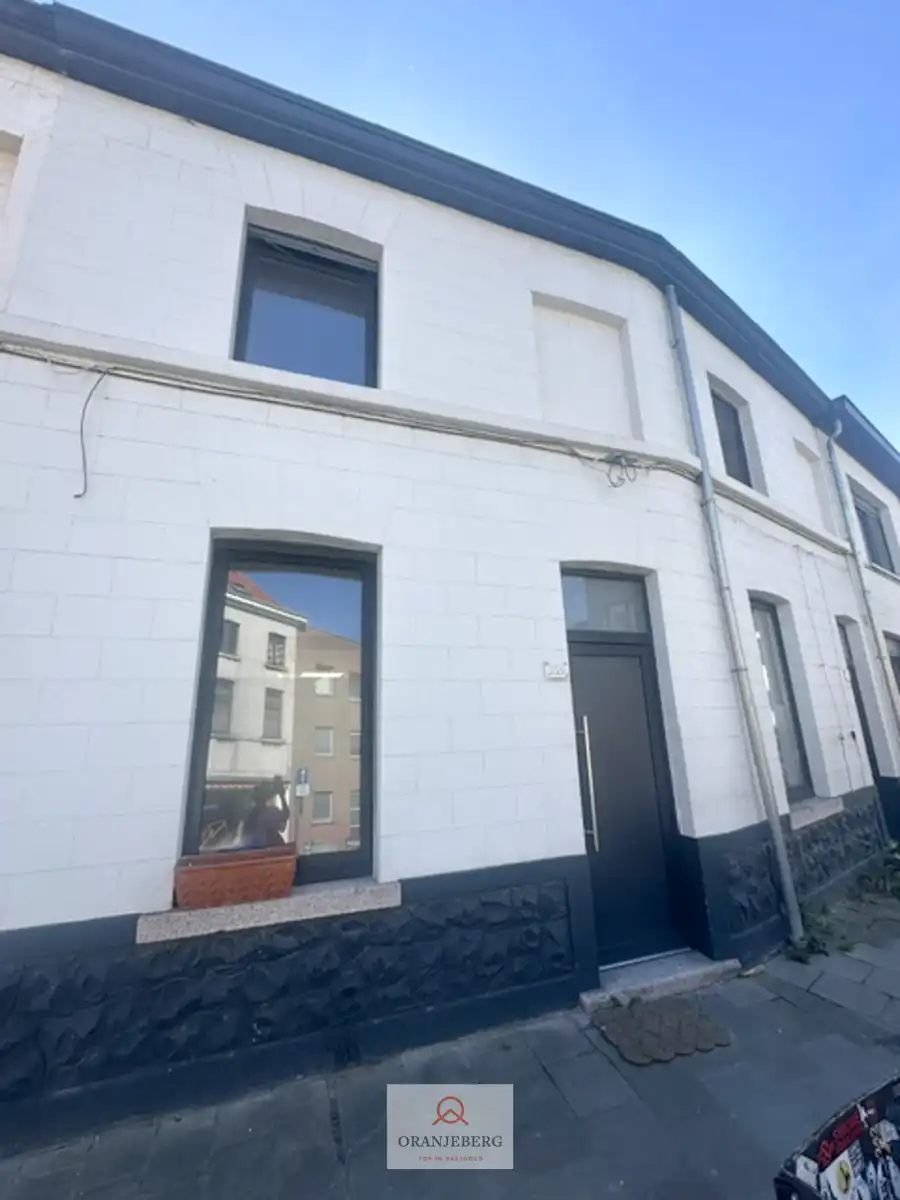 Instapklare moderne woning foto {{pictureIndex}}