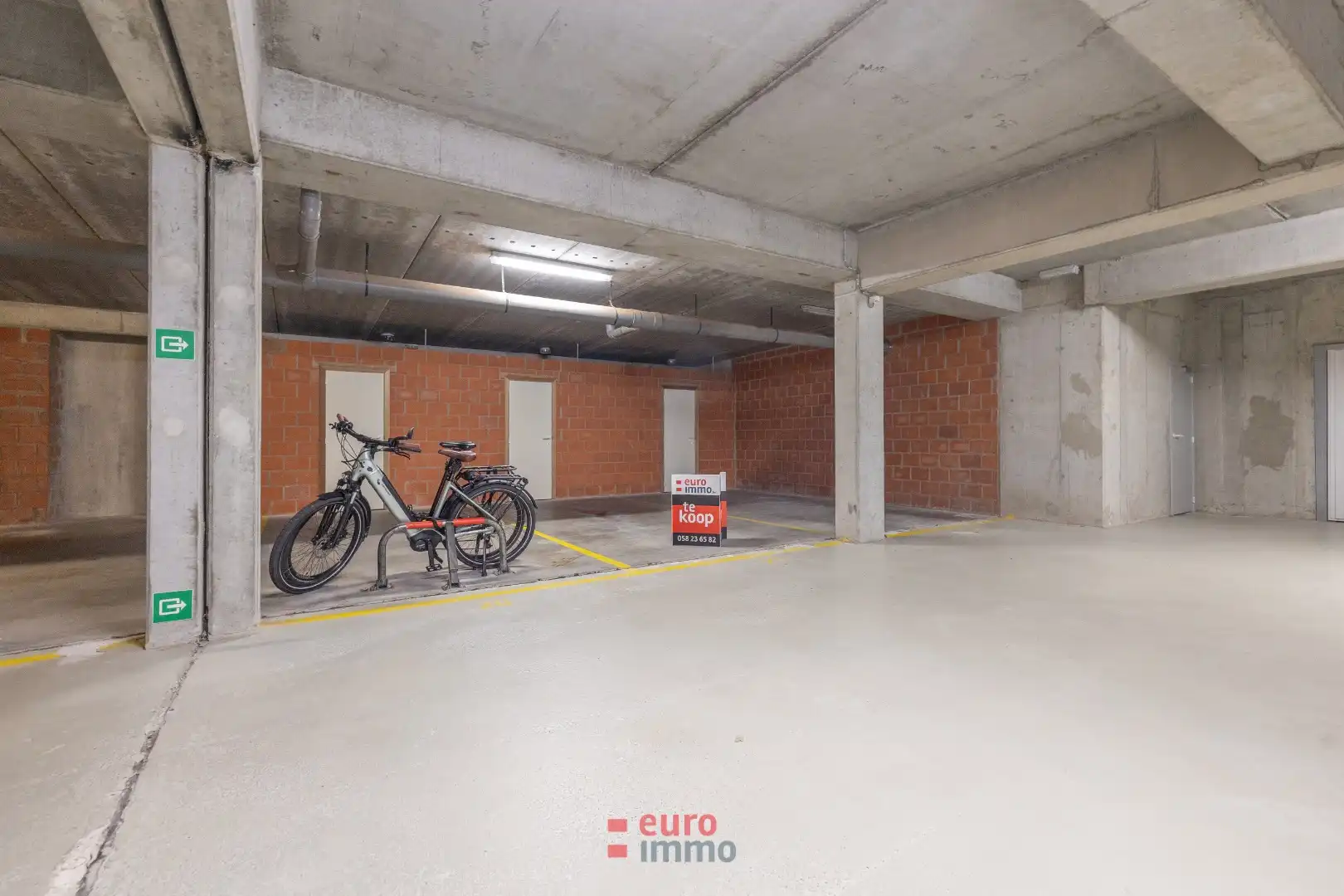 Vlot inrijdbare autostaanplaats op centrale locatie in Nieuwpoort foto 7