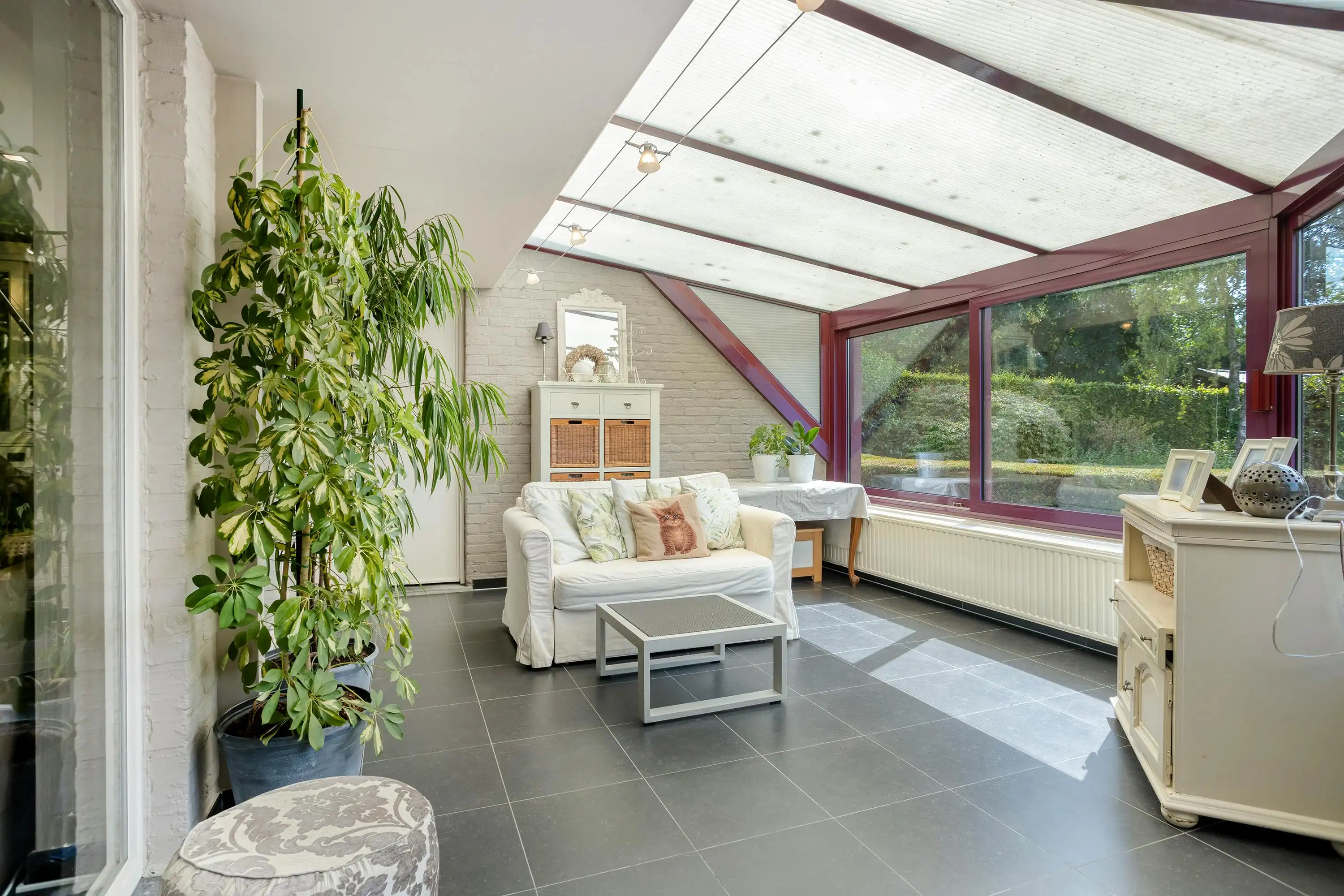 Instapklare gezinswoning met 4 slaapkamers en tuin te Kuringen foto 10