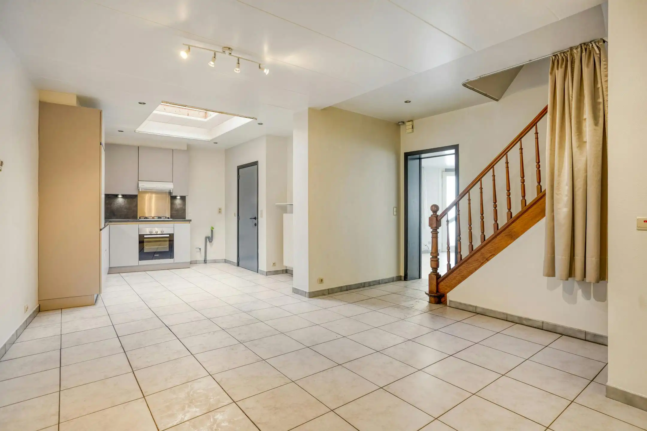 Instapklaar huis te koop in Ieper centrum foto 11