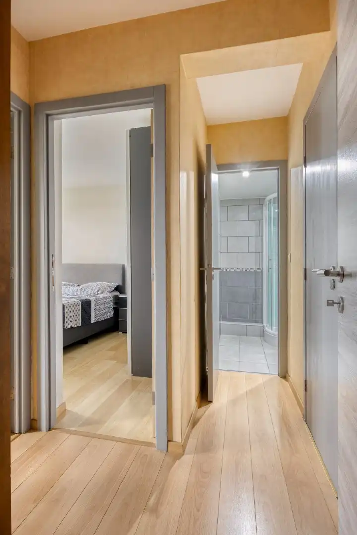 Instapklaar appartement met 2 slaapkamers en garage foto 9