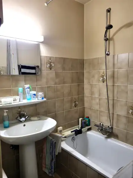 Lichtrijke studio met terras en slaaphoek te koop foto 7