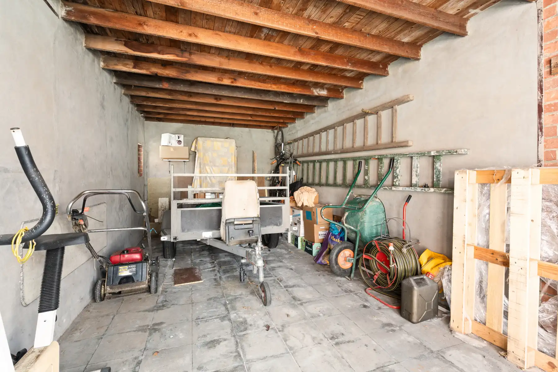 Ruime woning met diepe tuin in het centrum van Tielt  foto 22