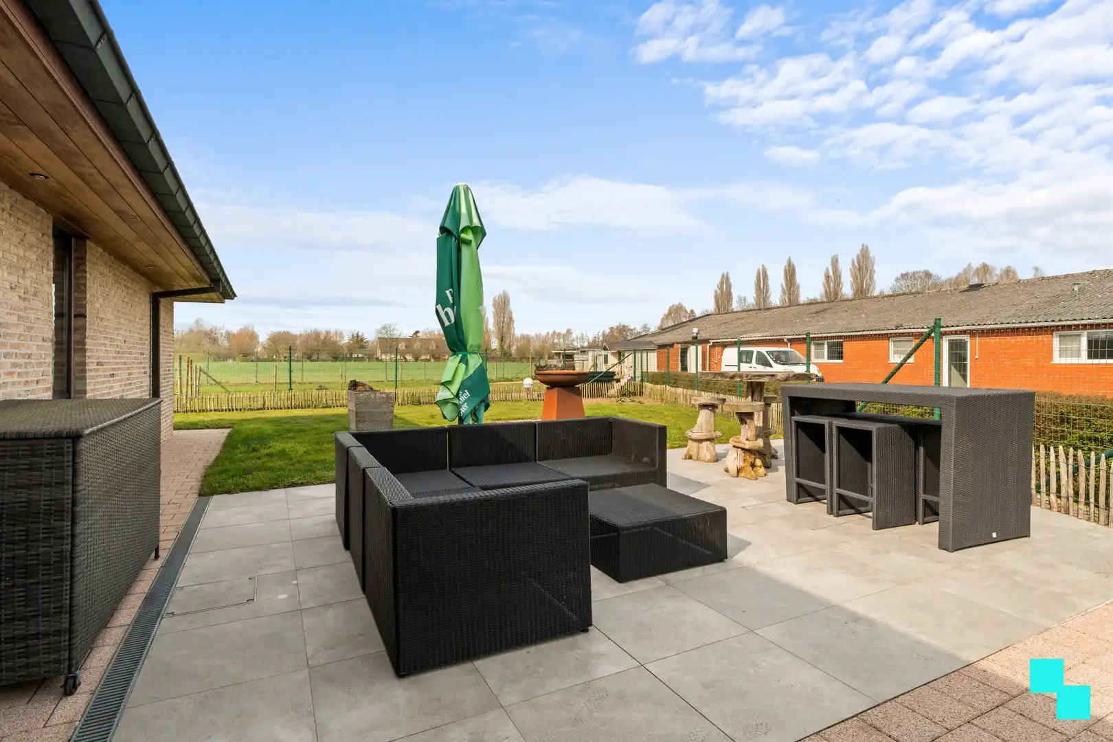 Ruime woning met loods in groene omgeving - Oekene foto 21