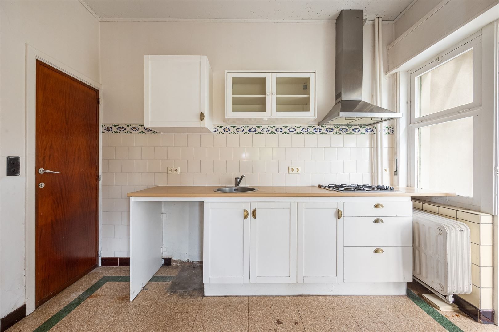 Halfopen woning in kindvriendelijke straat foto 8