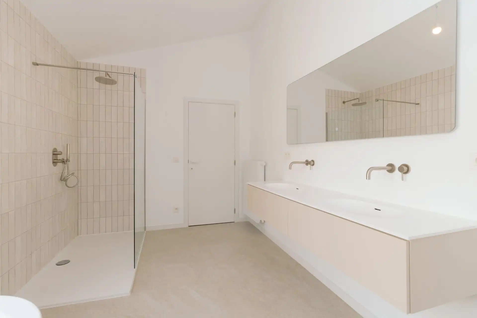 Volledig gerenoveerde woning op het Antwerpse Zuid. foto 19