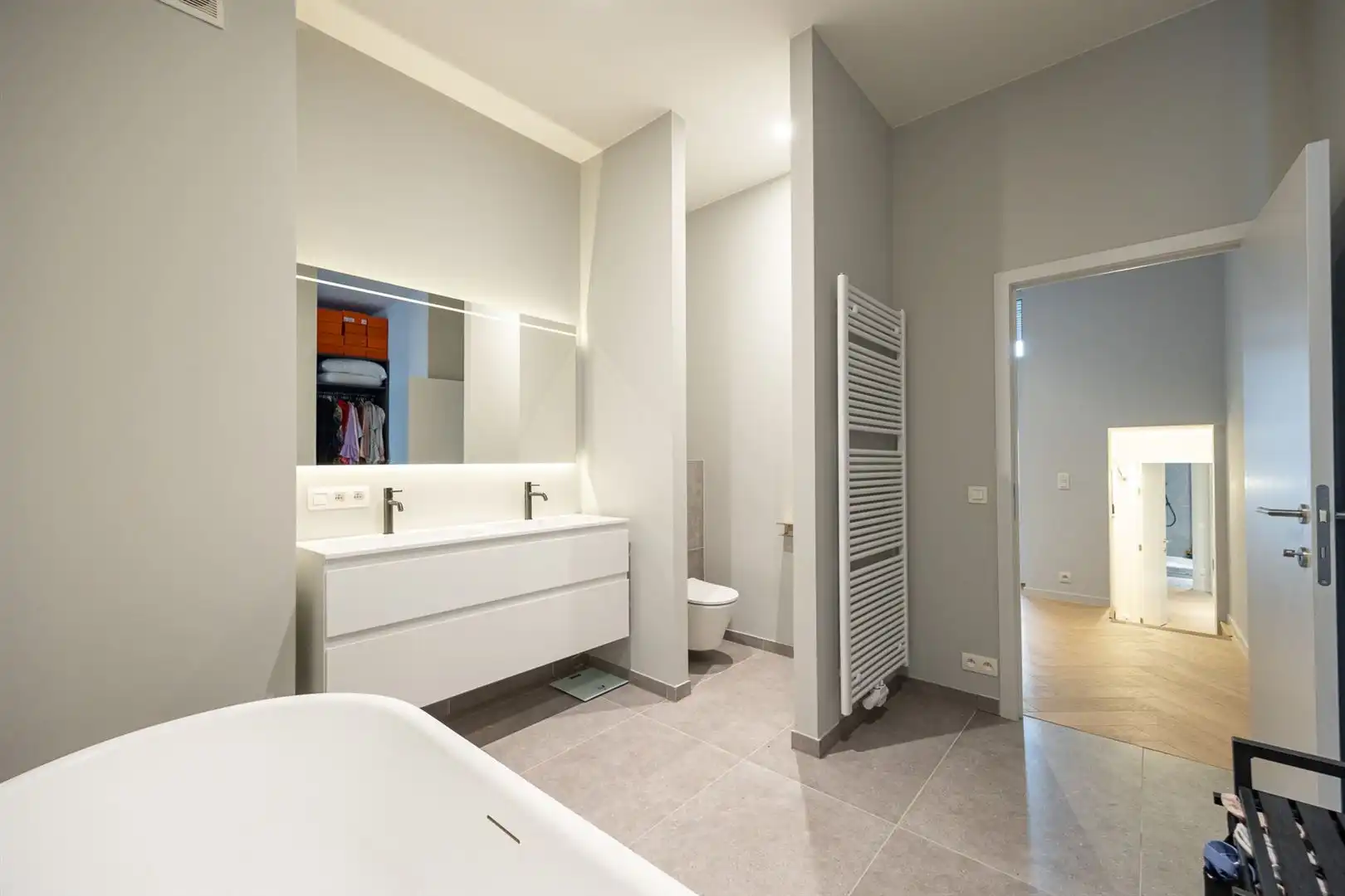 Woning met 2 gerenoveerde appartementen foto 12